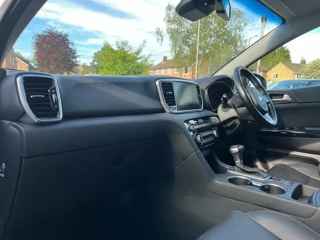 Used Kia Sportage 177 HP (130 kW) 2019 White SUV
