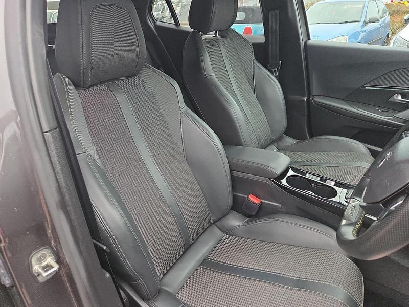 Used Peugeot 2008 GT 129 HP (94 kW) 2023 Grey SUV