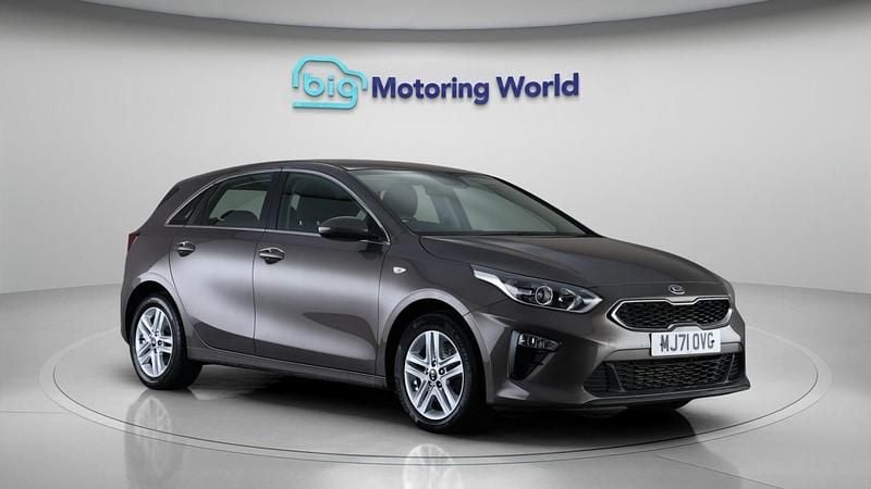 Used Kia Ceed 2022 Brown Hatchback