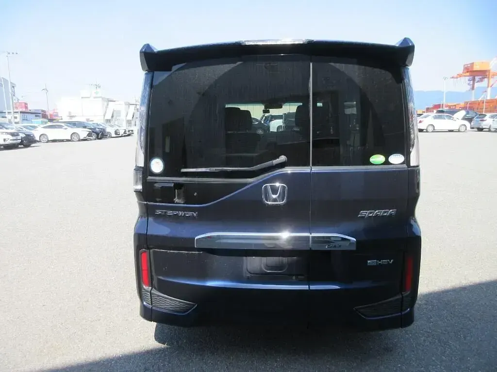 Used Honda Stepwgn Hybrid 2021 Blue MPV