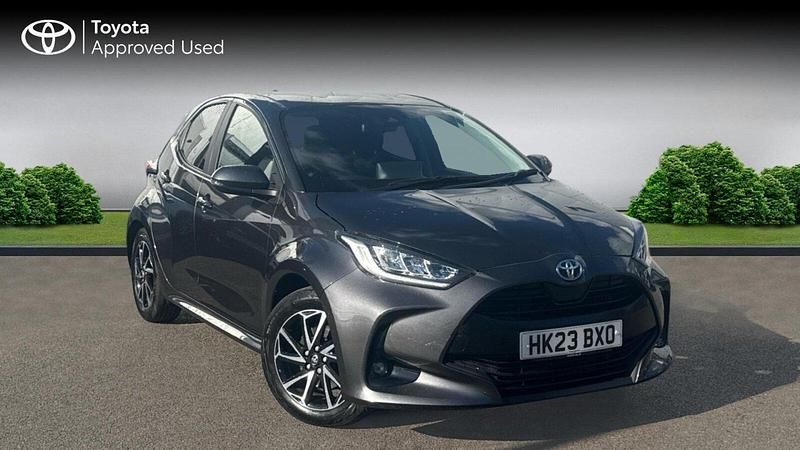 Used Toyota Yaris Hybrid Design 116 HP (85 kW) 2023 Decuma grey