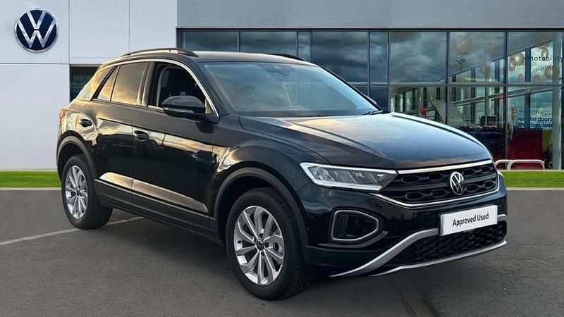 Metallic deep black pearl New 2025 VW T-Roc Match SUV | £24,999 (Super price) - Image 1/4