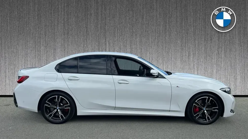 Używany BMW 320 M Sport 181 KM (133 kW) 2025 Biały Sedan/Limuzyna