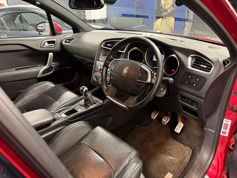 Usado Citroën DS4 160 CV (117 kW) 2012 Rojo Utilitario