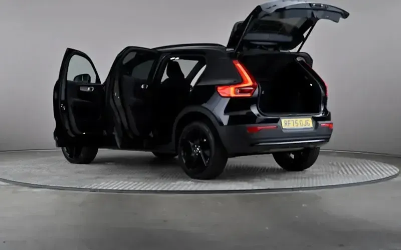 Used Volvo XC40 Plus 197 HP (144 kW) 2025 Black SUV