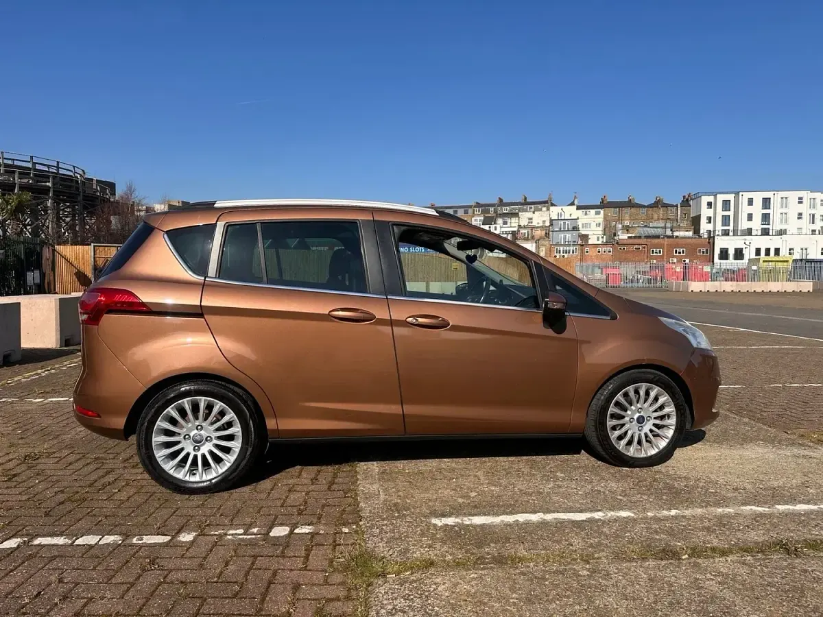 Used Ford B-MAX Titanium 120 HP (88 kW) 2012 Gold MPV
