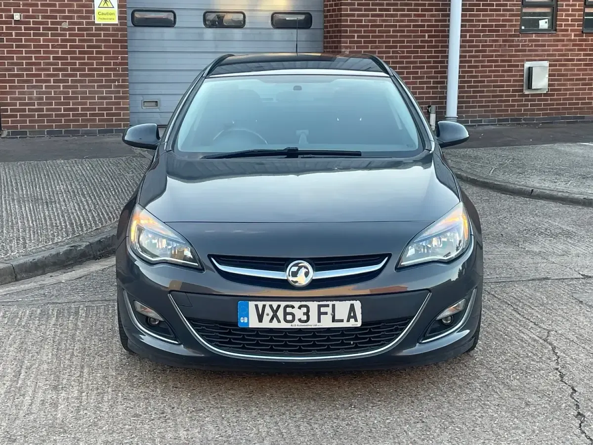 Used Vauxhall Astra SRi 2014 Grey Estate