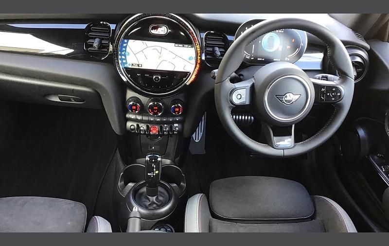 Used Mini Cooper Cabriolet Sport 134 HP (98 kW) 2022 Green Cabriolet