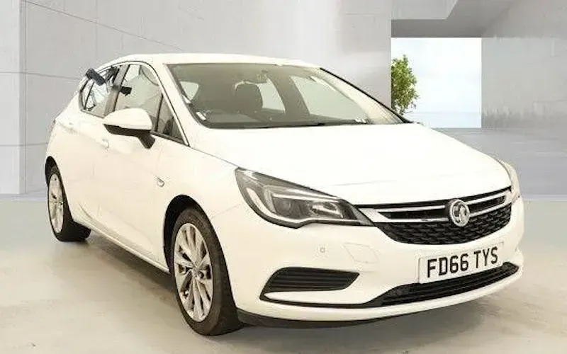 Used Vauxhall Astra 105 HP (77 kW) 2016 Hatchback