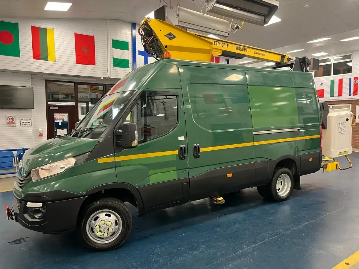 Used Iveco Daily 150 HP (110 kW) 2017 Green Van