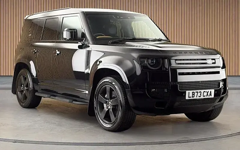 Used Land Rover Defender HSE Dynamic 300 HP (220 kW) 2023 SUV