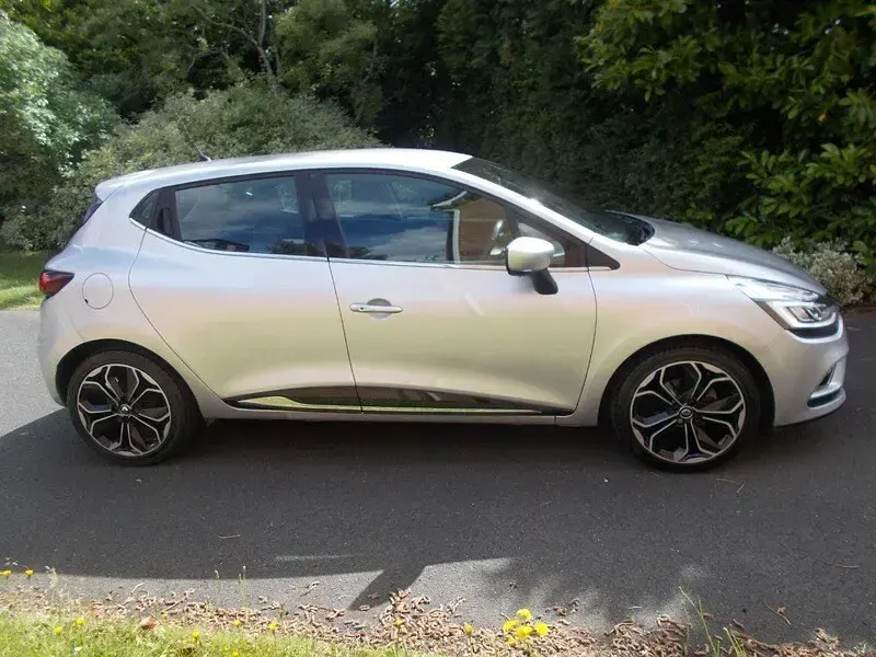 Used Renault Clio Dynamique 110 HP (80 kW) 2018 Silver Hatchback