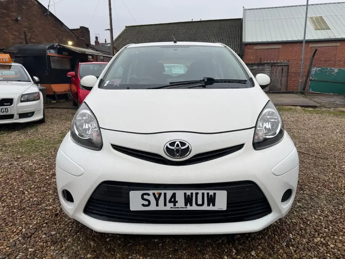 Used Toyota Aygo 2014 White Hatchback
