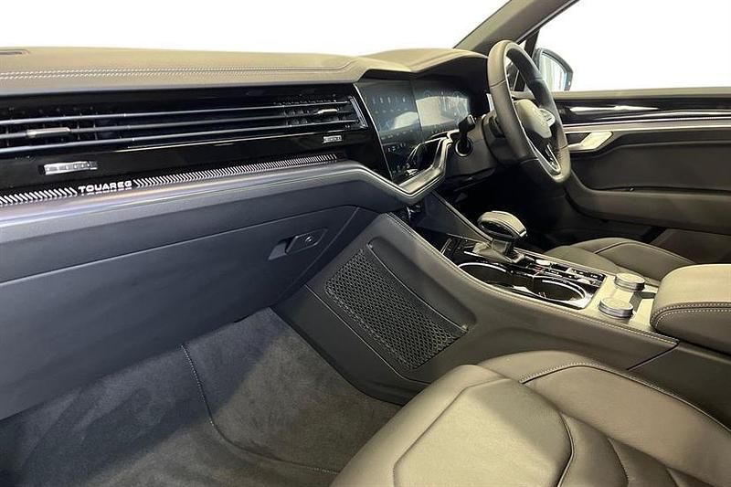 Used VW Touareg Black Edition 286 HP (210 kW) 2025 Grenadilla black SUV