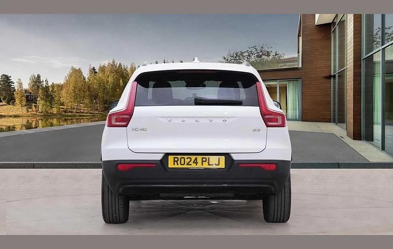 Used Volvo XC40 Plus 161 HP (118 kW) 2024 White SUV