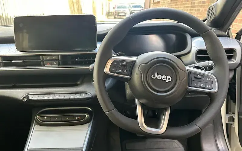 Used Jeep Avenger North 136 HP (100 kW) 2025 White/black SUV