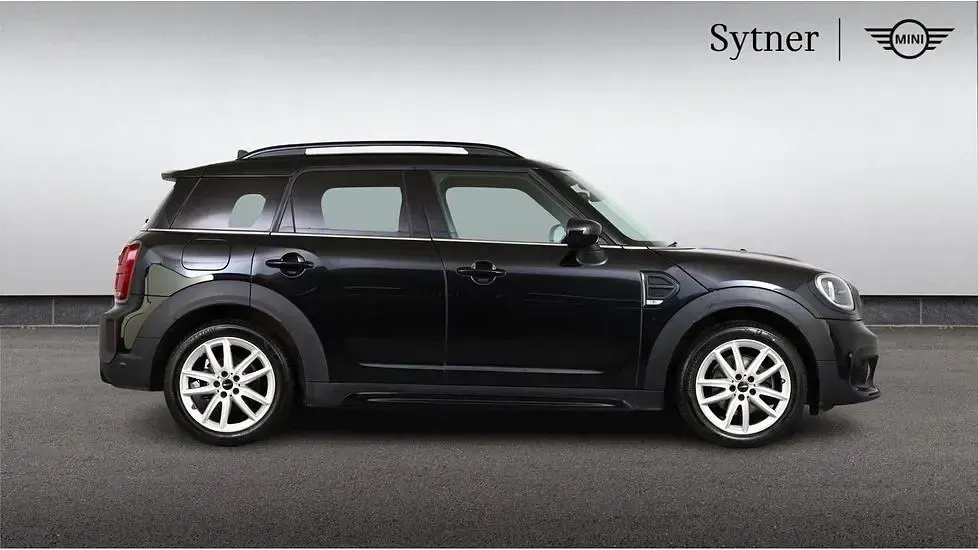 Used Mini Cooper Countryman Sport 136 HP (100 kW) 2022 Black SUV