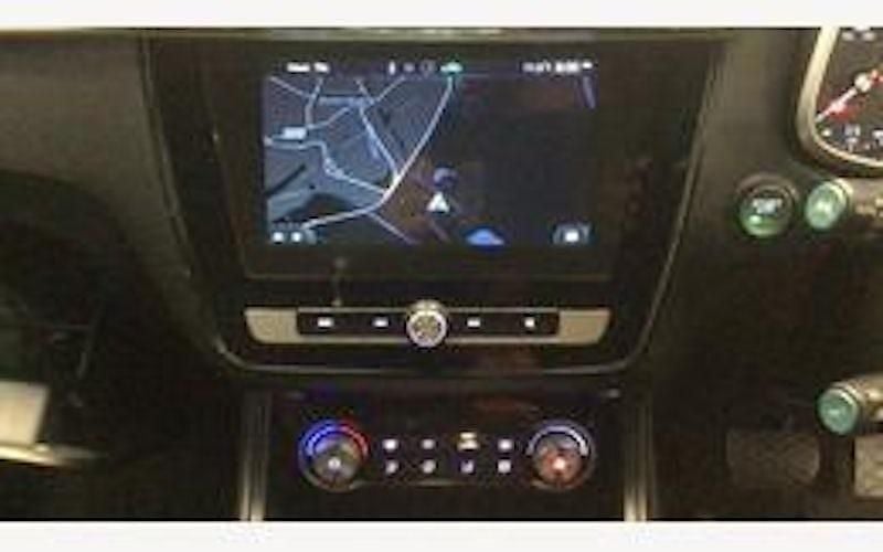 Image 3/4