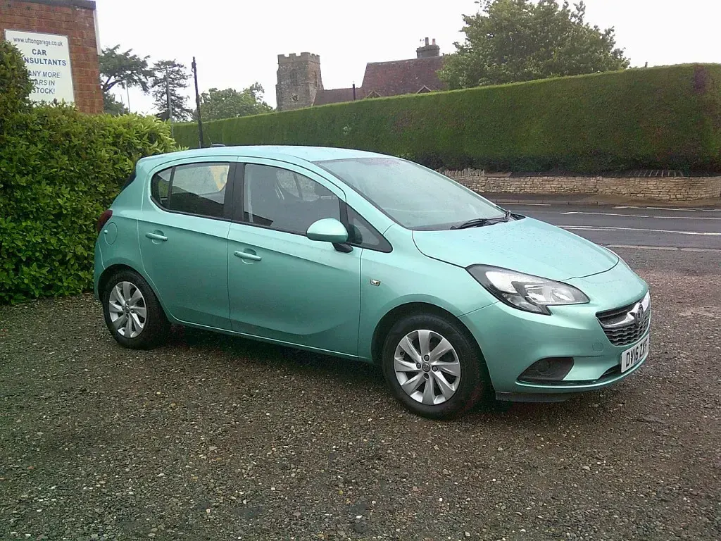 Used Vauxhall Corsa Design Edition 2016 Green Hatchback