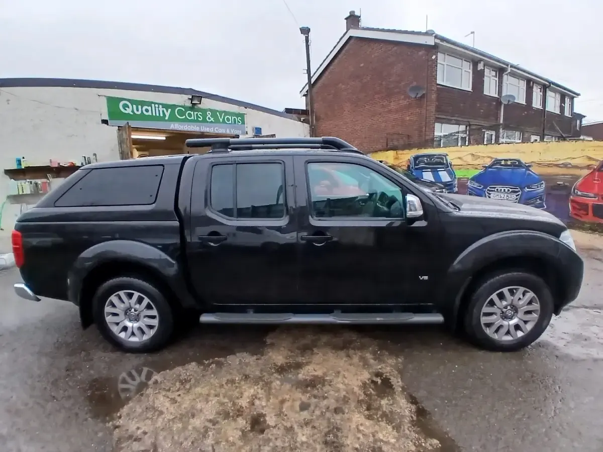Usado Nissan Navara 231 CV (169 kW) 2013 Negro Pickup/Camioneta