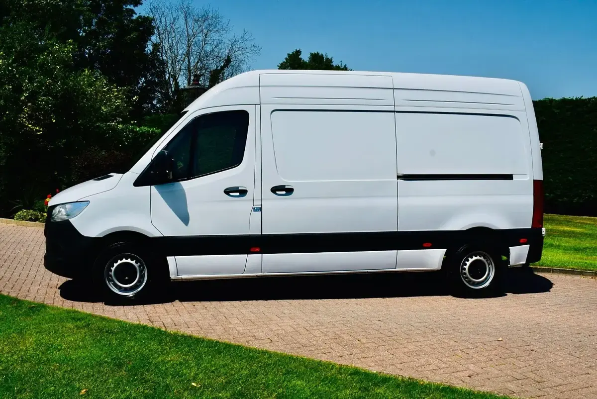 Used Mercedes Sprinter Premium 148 HP (108 kW) 2024 White Van