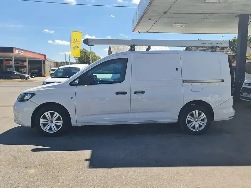 Used VW Caddy Maxi S 102 HP (75 kW) 2022 White MPV