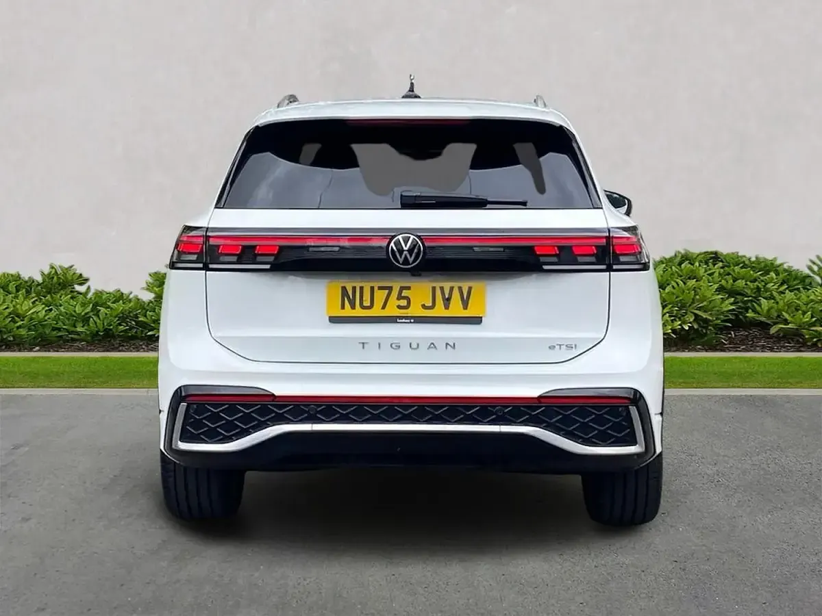 Used VW Tiguan R-line 150 HP (110 kW) 2025 White SUV