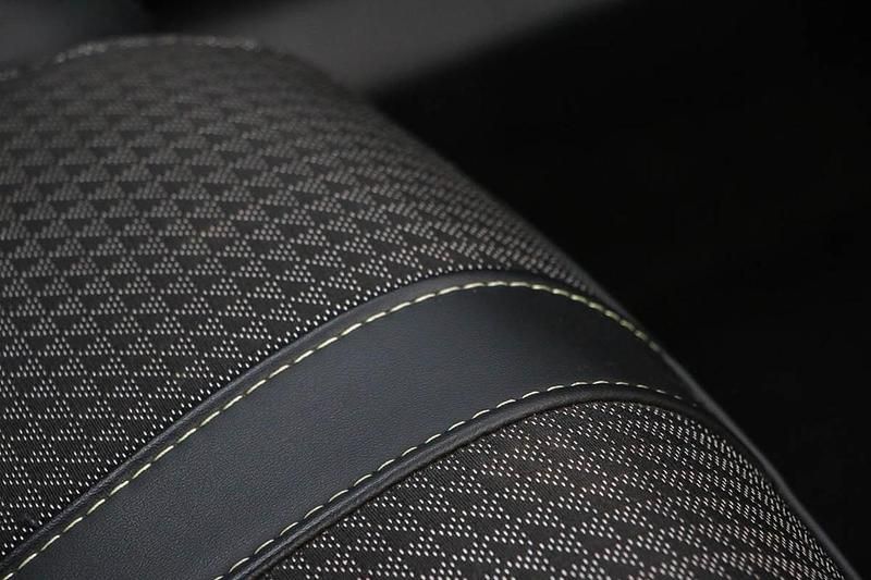 Begagnad Peugeot 2008 GTi 129 HK (94 kW) 2022 Vit SUV