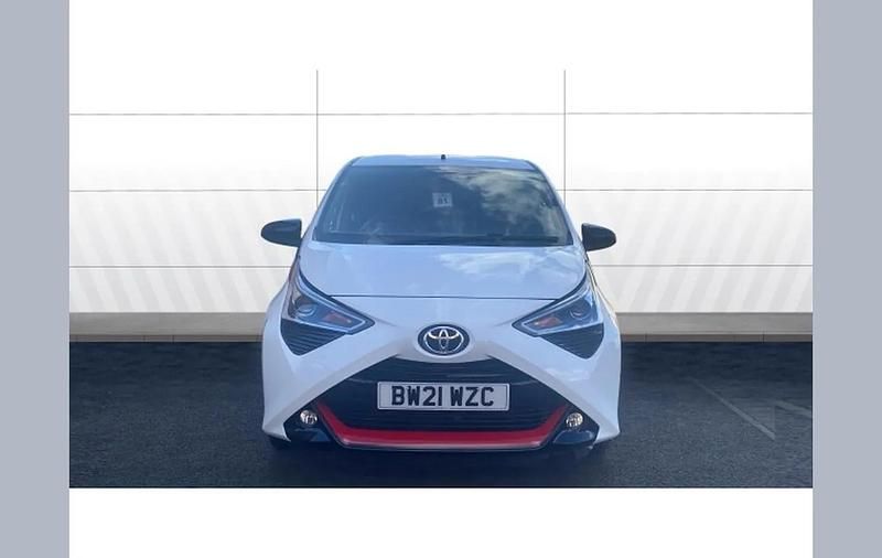 Used Toyota Aygo Trend 72 HP (52 kW) 2021 White Hatchback