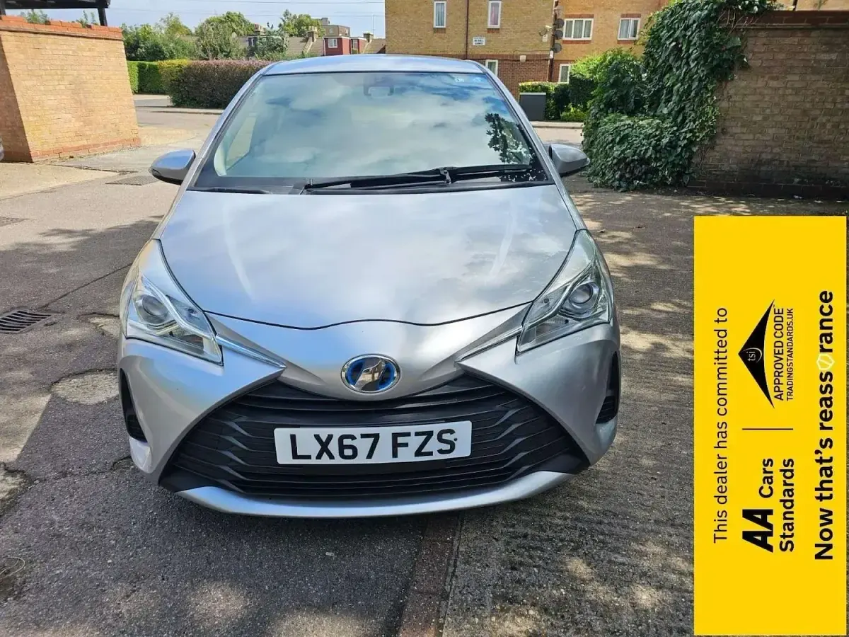 Used Toyota Yaris 91 HP (66 kW) 2018 Black Hatchback