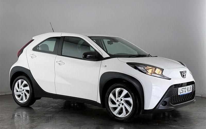 Used Toyota Aygo X PURE 72 HP (52 kW) 2025 SUV