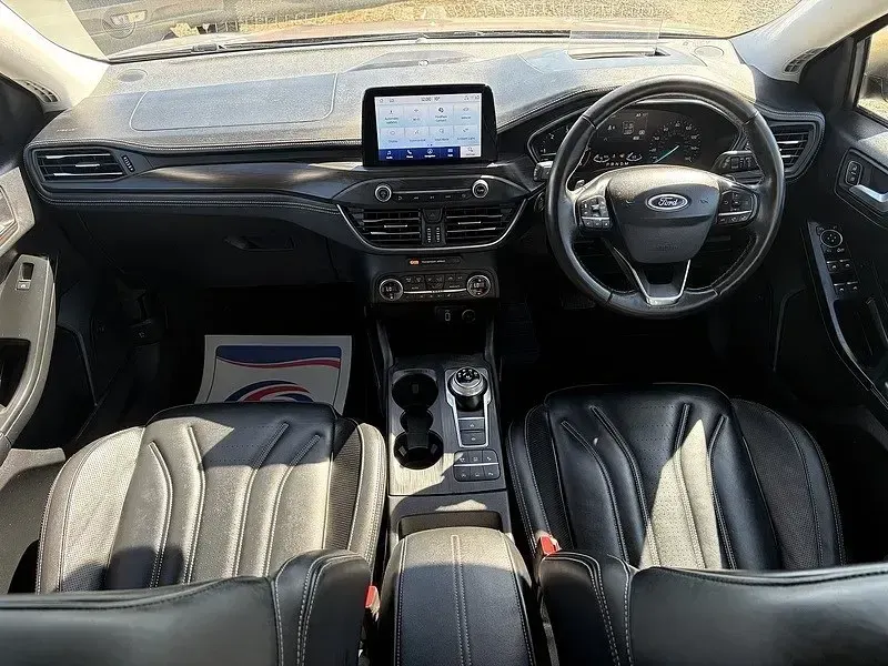 Begagnad Ford Focus 2019 Silver Halvkombi
