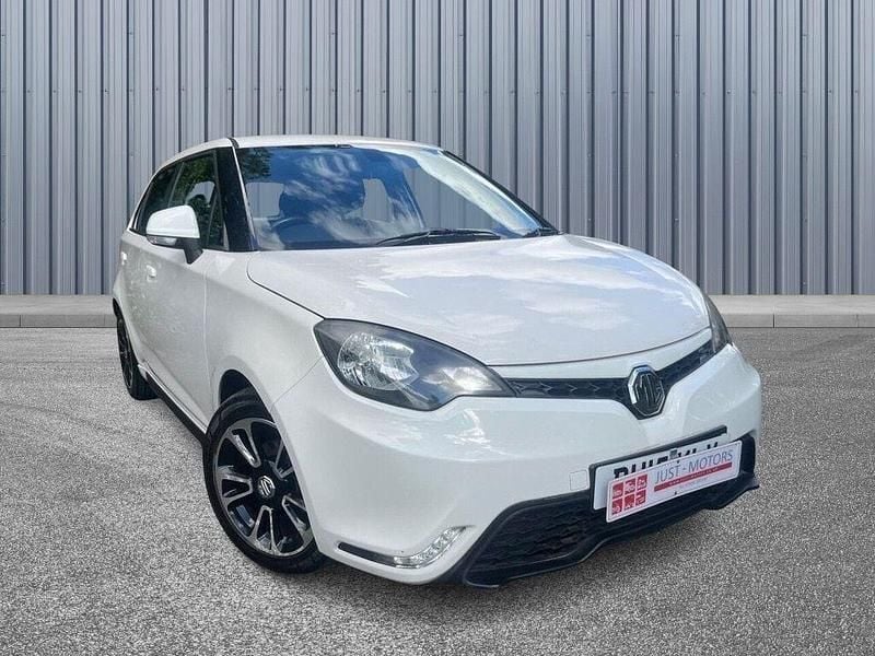 White Used 2015 MG MG3 Hatchback | £3,999 (Fair price) - Image 1/4