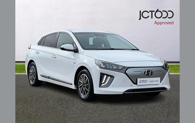 Used Hyundai Ioniq Premium SE 100 kW (136 HP) 2021 White Hatchback