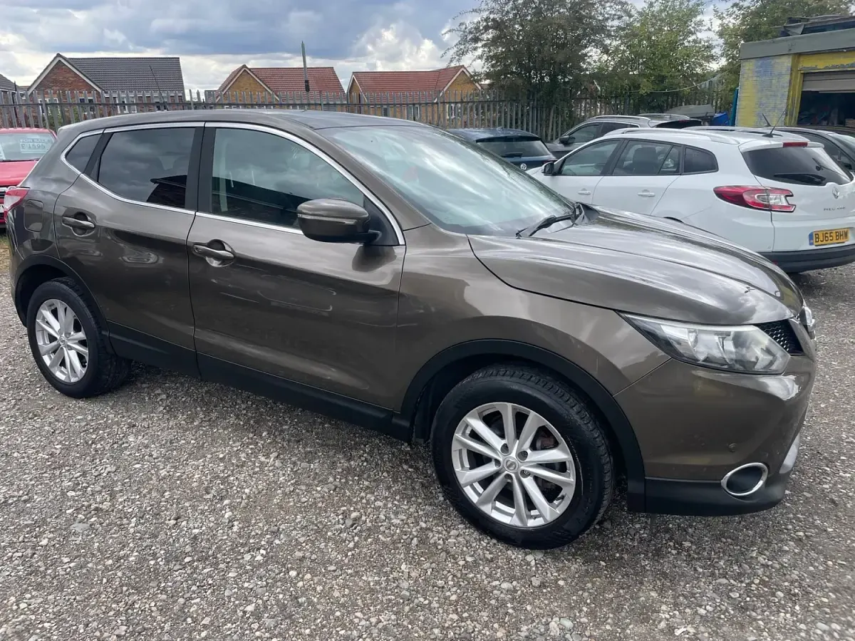 Used Nissan Qashqai Acenta Premium 2014 Beige SUV