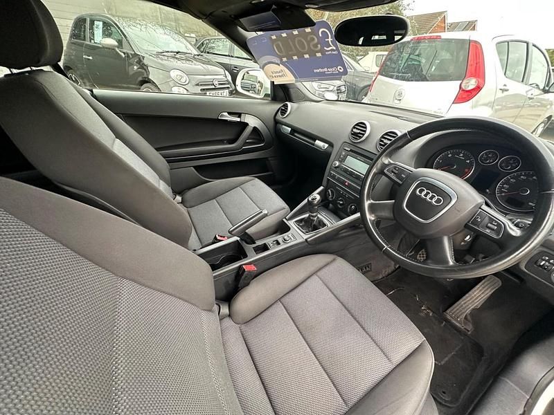 Begagnad Audi A3 Cabriolet 105 HK (77 kW) 2010 Vit Cab