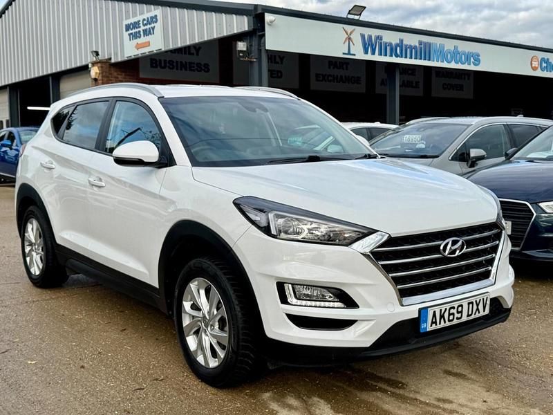 White Used 2019 Hyundai Tucson SE SUV | £11,450 (Fair price) - Image 1/3