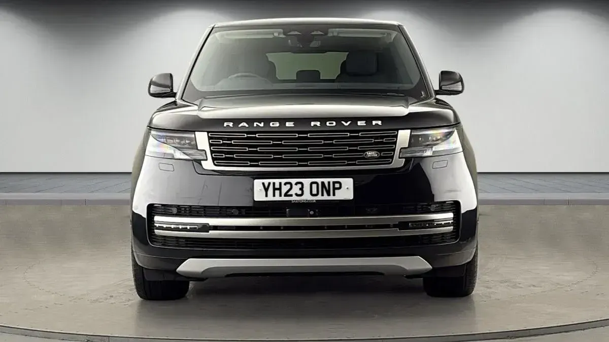 Used Land Rover Range Rover SE 350 HP (257 kW) 2023 Santorini black SUV