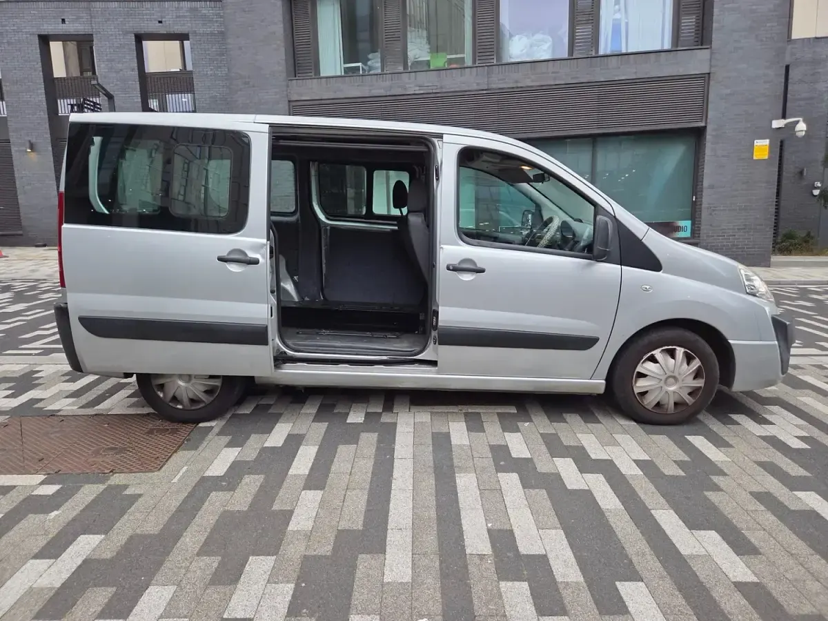 Used Peugeot TePee Comfort 2009 Silver MPV