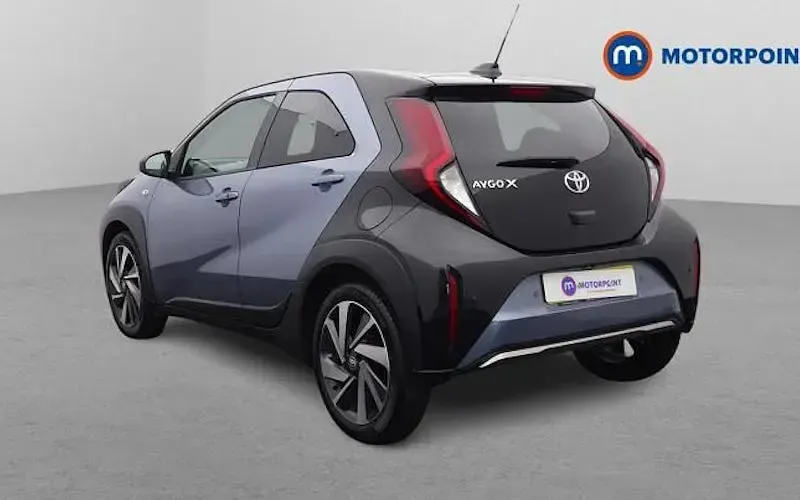 Used Toyota Aygo X 72 HP (52 kW) 2025 Grey SUV