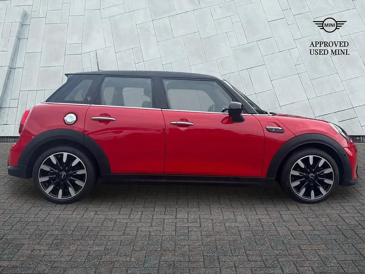 Used Mini Cooper S Exclusive 176 HP (129 kW) 2023 Red Hatchback