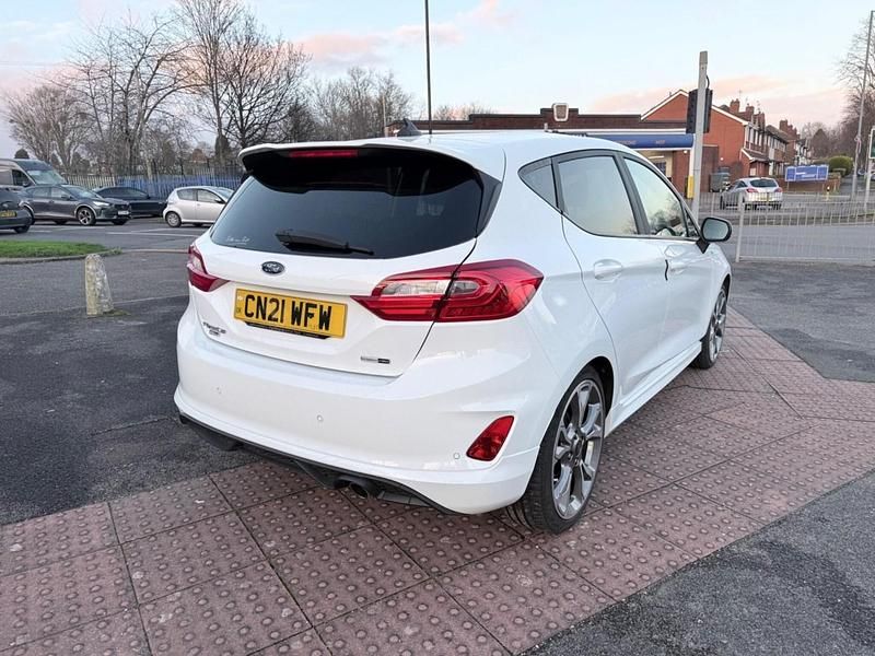 Usado Ford Fiesta ST-Line X 2021 Blanco Utilitario