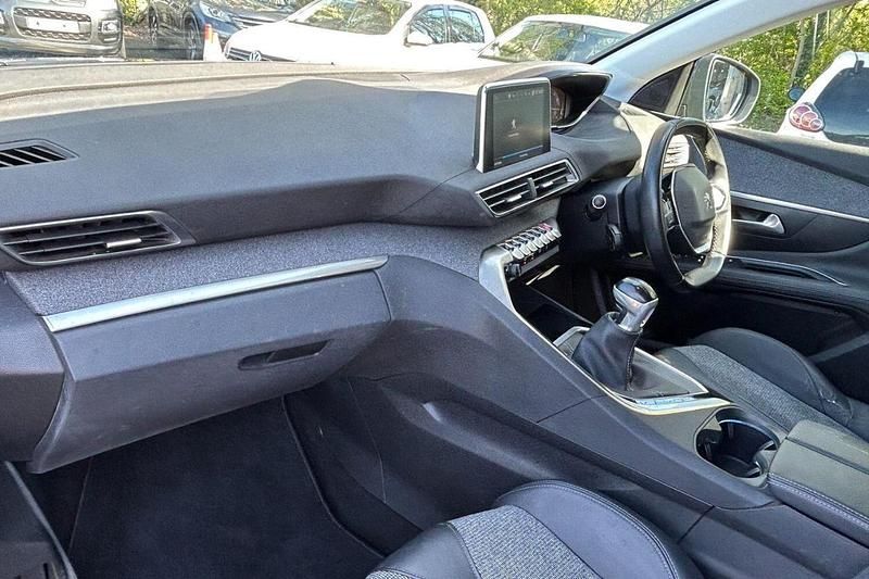 Used Peugeot 3008 Allure 129 HP (94 kW) 2019 Blue SUV