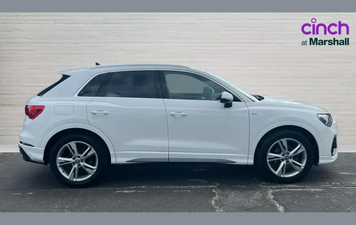 Used Audi Q3 S-Line 150 HP (110 kW) 2019 White SUV