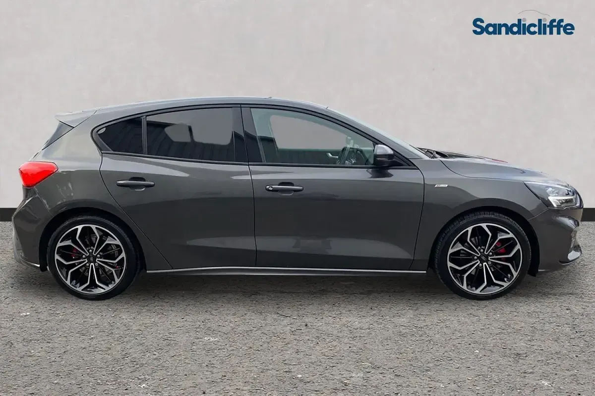 Used Ford Focus ST-Line X 125 HP (91 kW) 2021 Grey Hatchback