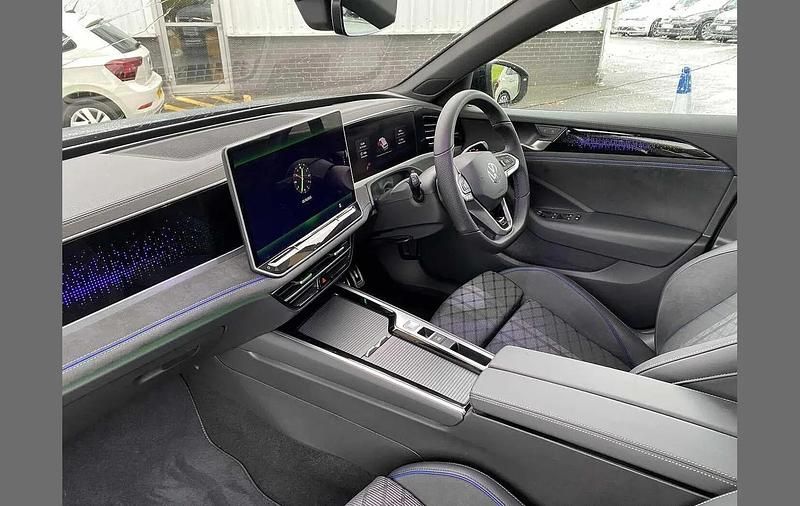 Used VW Passat Black Edition 200 HP (147 kW) 2025 Grey Estate