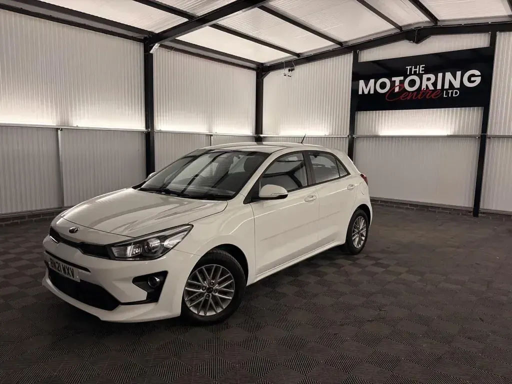 Used Kia Rio 2021 White Hatchback