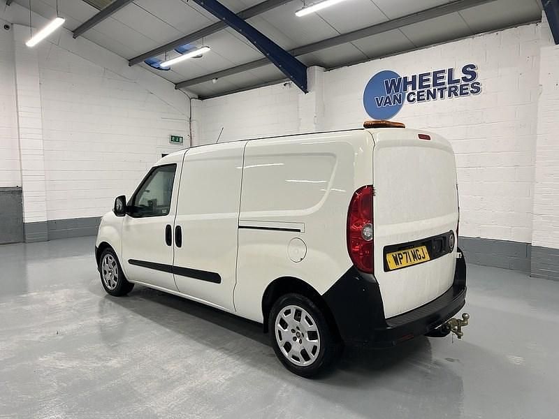 Used Fiat Doblò S 2021 White MPV