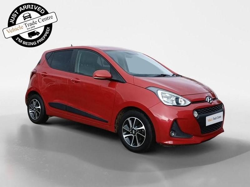 Used Hyundai i10 Premium 66 HP (48 kW) 2018 Red Hatchback