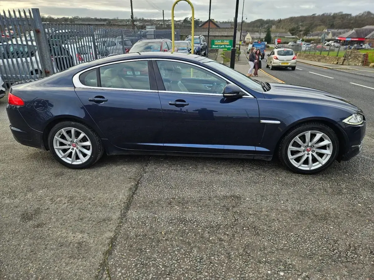 Used Jaguar XF Premium Luxury 187 HP (137 kW) 2012 Blue Sedan